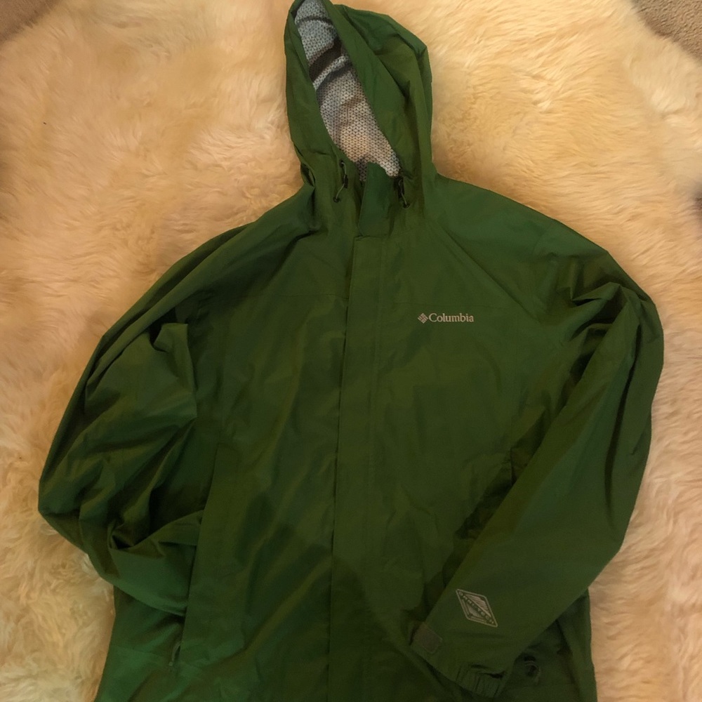 Columbia Waterproof Rain Jacket - Like New - Large